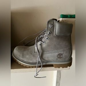 Never worn gray Timbs (women)